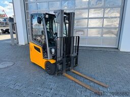 JUNGHEINRICH EFG 215 / Triplex: 4.25m! / SS / nur 2.865h!