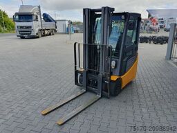 JUNGHEINRICH EFG 215 / Triplex: 4.25m! / SS /  2.472h! / 2020