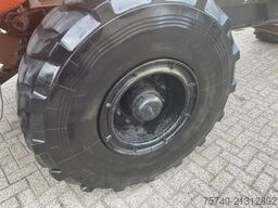 Mercedes-Benz 813 + Manual + Kipper + 4x4