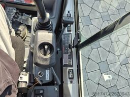Takeuchi TB 225