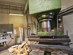 Hidraulinis presas 250 T 