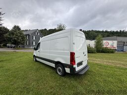 Mercedes-Benz Sprinter III 214 L2H2