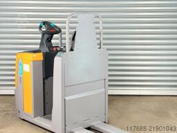 Jungheinrich ECE 225 - Service Neu - Batterie 82%
