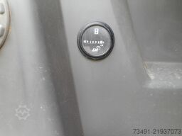 Volvo ECR50D mit POWERTILT