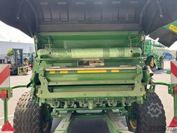 John Deere V461M