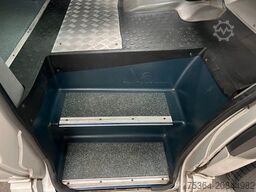 VOLKSWAGEN Crafter 2.5 TDi Maxi 9Sitze + Lift ENGINE BROKEN