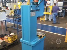 Hidralmac 15 T Einständerpresse