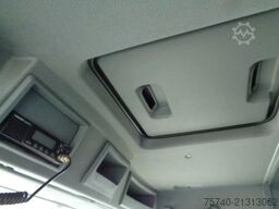 Mercedes-Benz Atego 822 + Euro 5 + Dhollandia lift