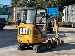 CATERPILLAR 301.7D Gummikette / 2 Löffel / Schwenkschaufel