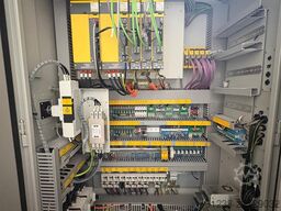 Quaser V204 CNC Vertical Machining Centre