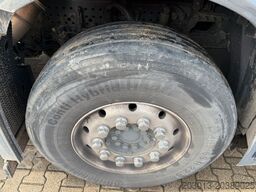 MERCEDES-BENZ Actros 4x2 Pritsche Plane Laderampe + Anhänger