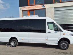 MERCEDES-BENZ 519  Allrad 4 x 4 Lagerfahrzeug Stock 20 Sitzer