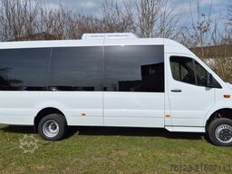 MERCEDES-BENZ 519  Allrad 4 x 4 Lagerfahrzeug Stock 20 Sitzer