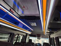 MERCEDES-BENZ 519  Allrad 4 x 4 Lagerfahrzeug Stock 20 Sitzer