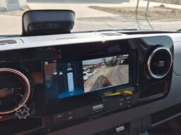 MERCEDES-BENZ 519  Allrad 4 x 4 Lagerfahrzeug Stock 20 Sitzer