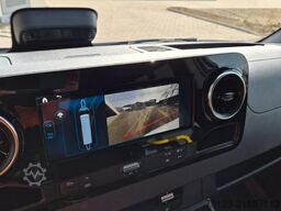 MERCEDES-BENZ 519  Allrad 4 x 4 Lagerfahrzeug Stock 20 Sitzer