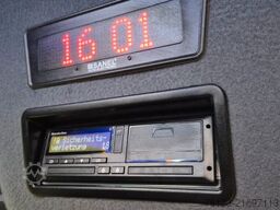 MERCEDES-BENZ 519  Allrad 4 x 4 Lagerfahrzeug Stock 20 Sitzer