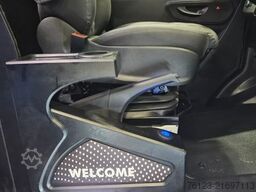 MERCEDES-BENZ 519  Allrad 4 x 4 Lagerfahrzeug Stock 20 Sitzer