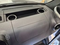 MERCEDES-BENZ 519  Allrad 4 x 4 Lagerfahrzeug Stock 20 Sitzer