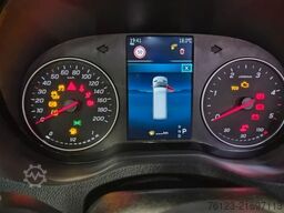 MERCEDES-BENZ 519  Allrad 4 x 4 Lagerfahrzeug Stock 20 Sitzer