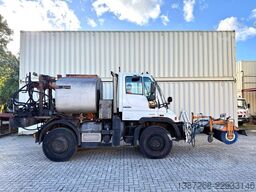 UNIMOG U400 mit Breining U2000 Bitumenspritze + Besen