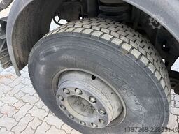 UNIMOG U400 mit Breining U2000 Bitumenspritze + Besen