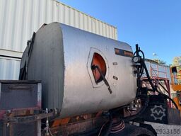 Unimog U400 mit Bitumspritze Breining + Besen