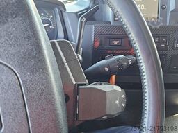 RENAULT T 520