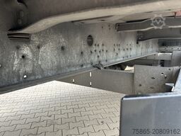 Schmitz Cargobull SCB S3B / Box Trailer / 2x Liftas / APK TUV 09-26