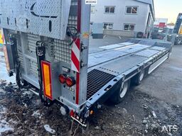 Fliegl DTS 300 Machinery Trailer – Hydraulic Ramps