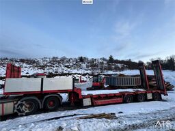 Istrail machine semi-trailer with hydraulic loading ramps