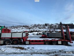 Istrail machine semi-trailer with hydraulic loading ramps