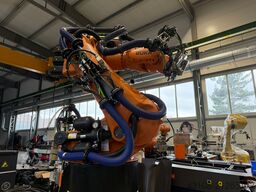 KUKA KR360 R2830