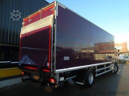Scania P230 + carrier supra 950 + euro 5 + lift