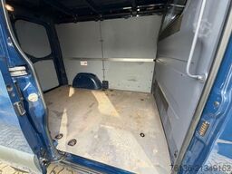 MERCEDES-BENZ Sprinter 211 CDI Automatik Standheizung L1H1 AHK