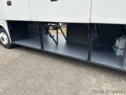 MAN Lions Coach R08 63 Sitze 3-Achsen 13.8m