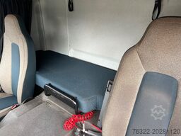 Volvo FE 250 4X2 E6  / SLEEPERCAB / AIRCO / STANDKACH...