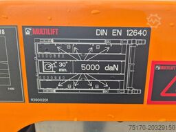 IVECO AS280X58Y/ PS ON Hiab FTR18 Funk AHK Bett Cam