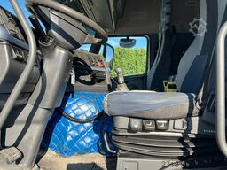 VOLVO VOLVO FM82 SCARRABILE CON GRU E POLIPO