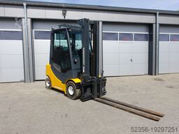 Jungheinrich 3t Gasstapler TFG430 Kabine SS + ZVG