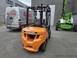 DOOSAN D35