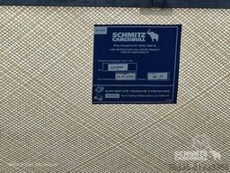Schmitz Cargobull Curtainsider Mega