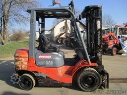 Toyota 2,5 Ton. - Triplex-Freihub 4,7m - Seitenschieber