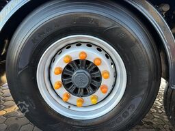 KNAPEN K200 Schubboden 92m³