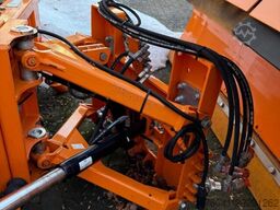Bucher Schneepflug Ramox 300