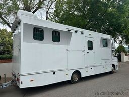 Mercedes-Benz Atego 1023 4 Pferde + Kiste Wohnung