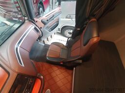 DAF XF 530 Full PNEUM.-ADR-retarder+MX- FULL