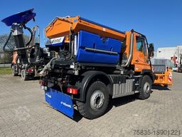 Mercedes-Benz Unimog U427