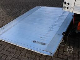 MAN TGL 8.220 + MANUAL + EURO 6 + LIFT