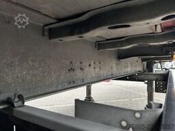 Schmitz Cargobull SCB S3B / Box Trailer / 2x Liftas / Schuifrem /...